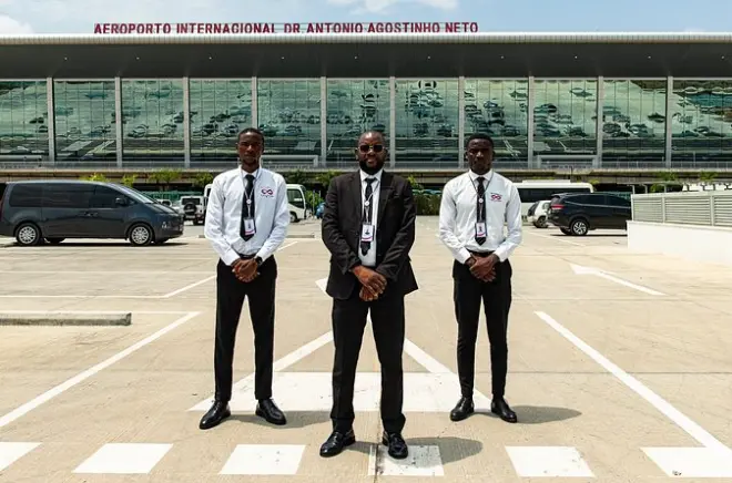 Privater Flughafentransfer nach Luanda: Executive Limousinenservice