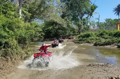 ATV-Fahren in Puerto Plata: Offroad-Flüsse & Landschaft