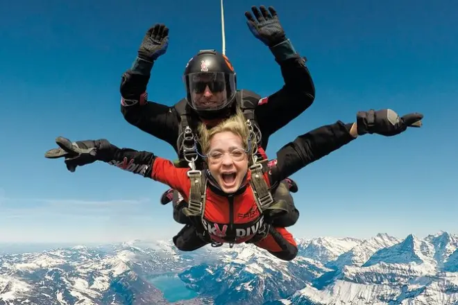 Skydive Interlaken: 45-Second Freefall Over the Swiss Alps