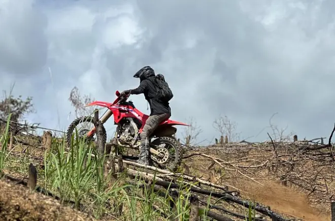 El Nido Enduro für Fortgeschrittene: Technische Dirtbike-Trails