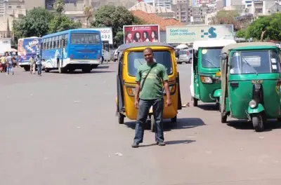Visite de Maputo en tuk tuk : Ruelles étroites, guides locaux