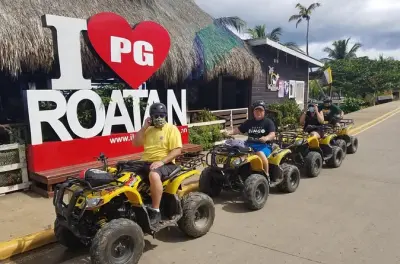 Zipline em Roatan: Curso com 16 linhas, ATV e praia