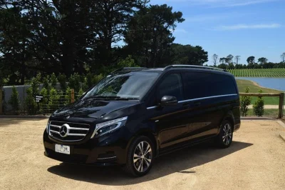 Reserve um traslado privado no aeroporto de melbourne. aproveite a chegada no horário, veículos de luxo e motoristas locais simpáticos. ideal para hotéis, eventos ou viagens em grupo.
