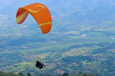 Parapente à Apia, 15-25 min au-dessus des Andes occidentales
