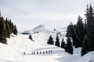 Ski de randonnée près d'Almaty : Pentes sauvages avec guide