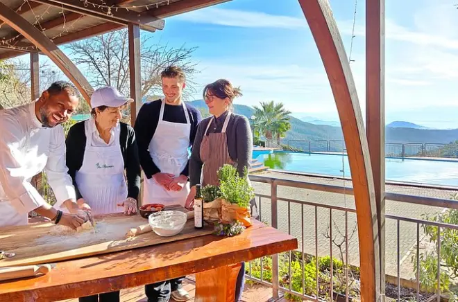 Tuscan Cooking Class at Borgo Pecoraio: Fresh Pasta & Tiramisù