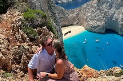 Zakynthos : Épave et grottes bleues en petit groupe avec drone