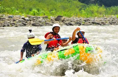 Savegre River Rafting ab Jaco: Stromschnellen Klasse II & III
