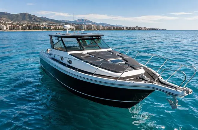 Fuengirola yacht privato di lusso: Barca 15 m, 12 persone