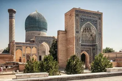 Samarkand passeio a pé de meio dia: Praça Registan e Shah-i-Zinda