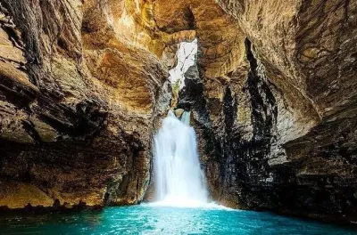 La Leona Waterfall Hike in Tamarindo: Swim in Rio Blanco