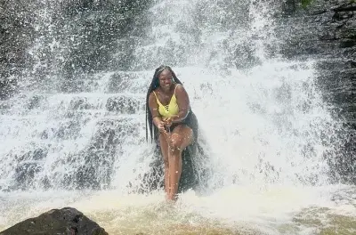 Aburi Botanical Gardens con quad e cascata