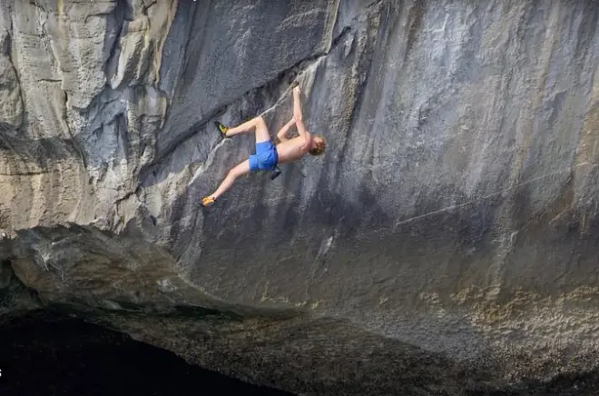 Caiaque e escalada em Lan Ha Bay