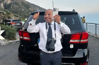 Traslado privado de Praiano ao aeroporto e estação de trem de Nápoles