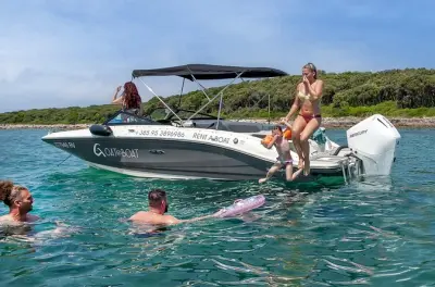 Snorkel em Rovinj: Lancha privada para ilha Red