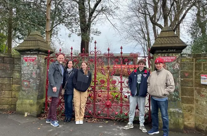 Beatles Tour Liverpool: Penny Lane & Childhood Homes