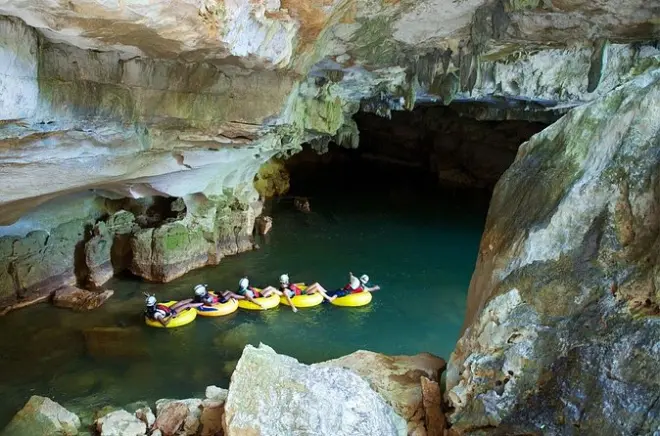 Rovine Maya di Xunantunich e tubing nelle grotte della giungla