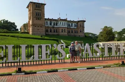 Private Ipoh Tour: Sam Poh Tong, Kellie's Castle & Cave Temples