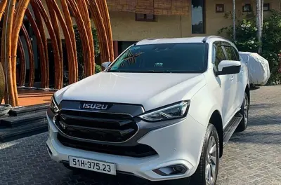 Traslado particular de Phu Hai ao aeroporto de Ho Chi Minh: Sedan ou SUV