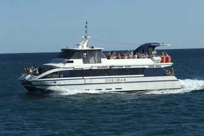 Ferry Cambrils a Salou ida e volta: Passeio de barco pela costa