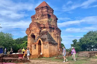 Monte Ta Cu saindo de Phan Thiet: Teleférico e Buda deitado