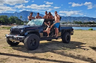 Private jeep-tour an der oahu north shore mit garantierten schildkröten-sichtungen, surfkurs, glasboden-kajak, paddleboard und legendärem shrimp-truck-mittagessen.