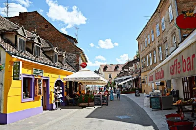 Explore zagreb on a private 2-hour walking tour. visit upper and lower town, dolac market, zrinjevac park, cathedral, and more with a local guide.