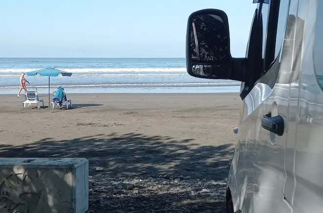 SJO Airport to Jacó Private Transfer: Multilingual Driver, Stops