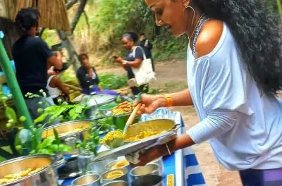Naturspaziergang und Wasserfall-Brunch in Jamaika mit Klangheilung