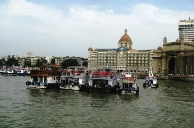 Tour combinato Mumbai: Città, Dharavi, Dhobi Ghat e Dabbawala