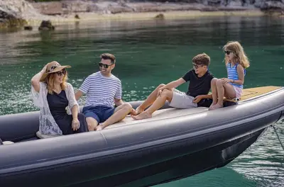 Tour de barco no nordeste de Corfu: Praias e cavernas escondidas