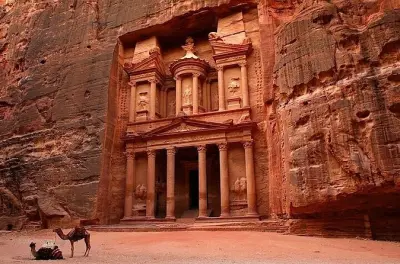 2-Tage-Tour Petra, Wadi Rum & Totes Meer ab Amman