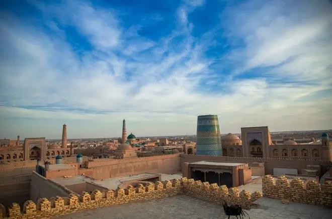 Khiva a piedi: Città vecchia UNESCO e monumenti della Via della Seta