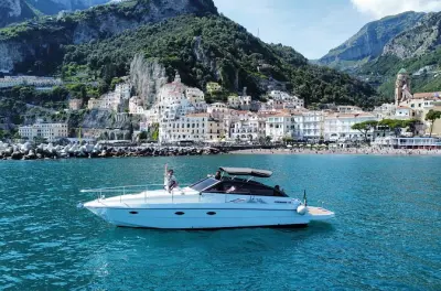 Capri en bateau privé depuis Amalfi : Grotte bleue et grottes