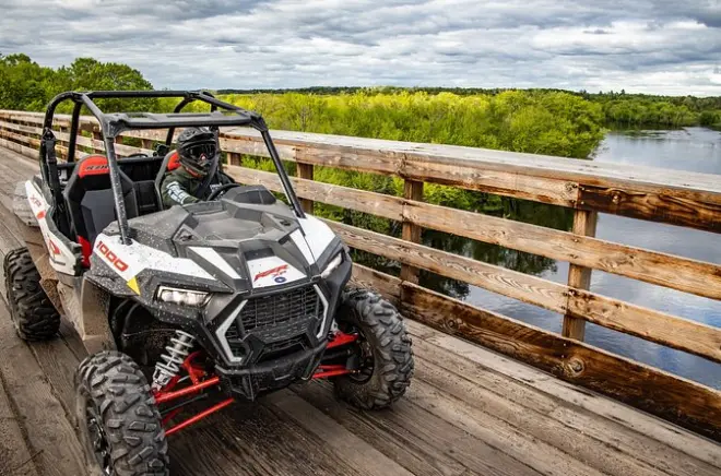 Senderos UTV y tubing en el río Saint Croix, Wisconsin