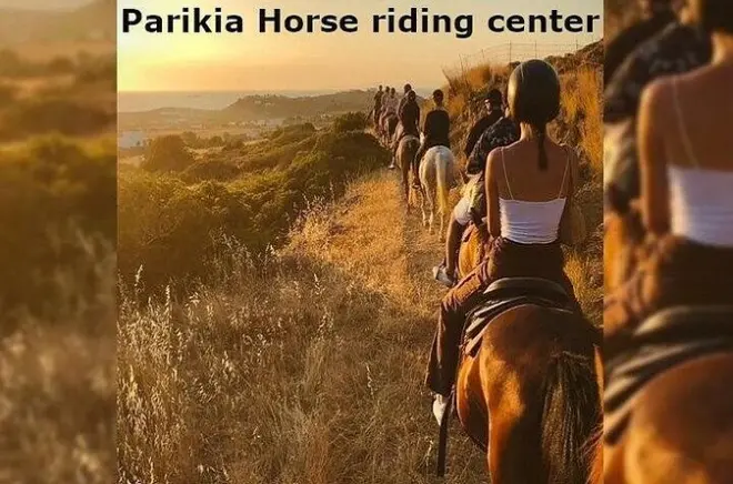Cavalgada em Paros: Trilhas ao pôr do sol pelo interior