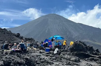 Halbtägige Wanderung am Pacaya Vulkan ab Antigua mit Guide