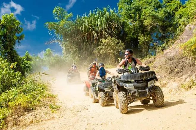 Quadriciclo em Koh Samui: Trilhas na selva e vistas do alto