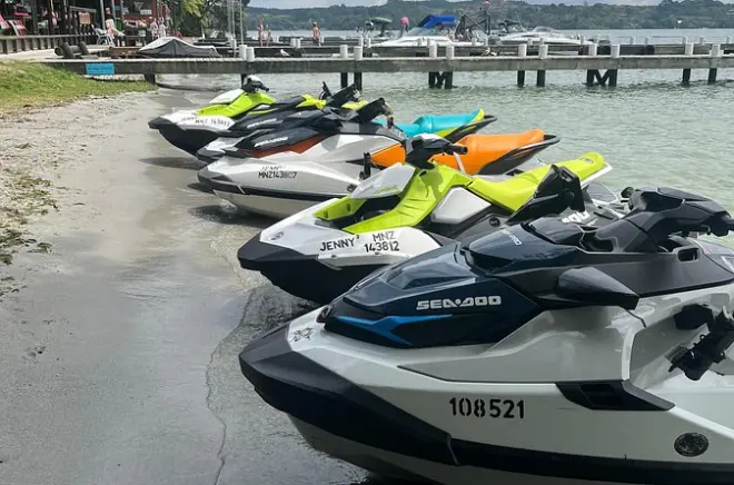 Jetski sul lago Rotoiti con laghi geotermici e piscine termali