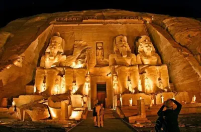 Abu Simbel 2 dias saindo de Aswan: Show de som e luz
