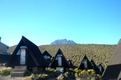 Ascension du Kilimandjaro en 5 jours par la route Marangu avec nuits en refuges