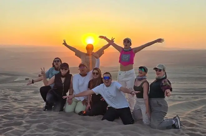 Huacachina dune buggy e degustazione di vini a Ica con tramonto