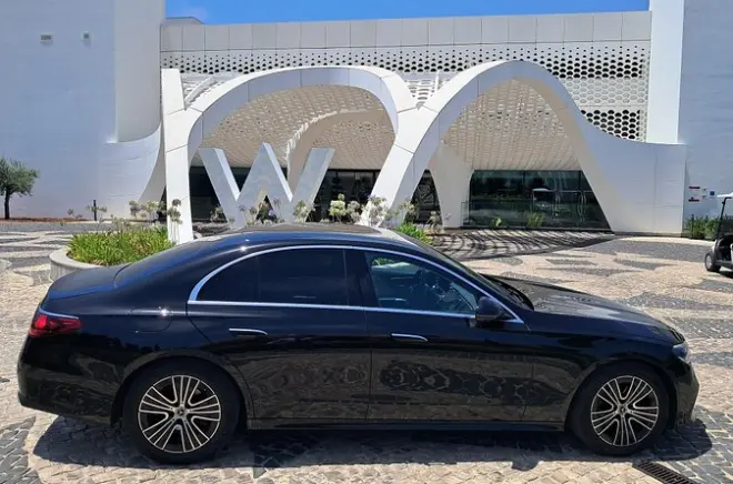 Traslado privado Lisboa-Algarve en Mercedes con chófer en inglés