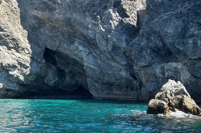Costa Amalfitana de barco saindo de Salerno: Cinco vilarejos em um dia