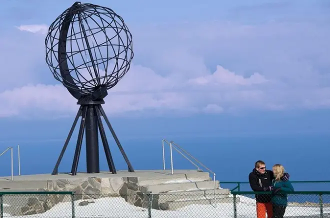 North Cape Winter Tour: Arctic Hall & Cliff in 3 Hours