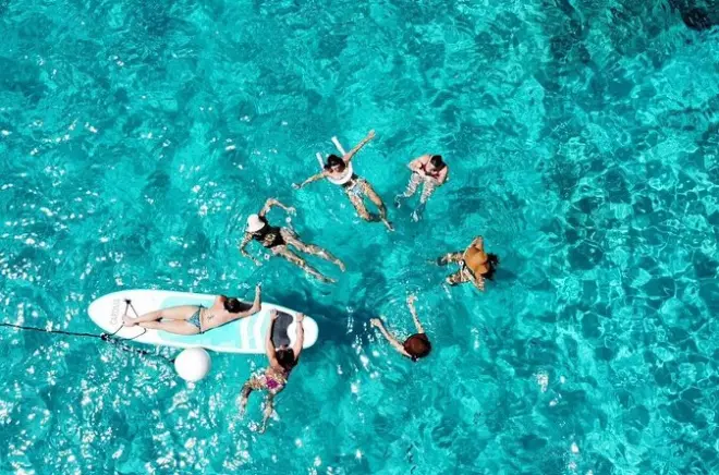 Schnorcheln in Formentera: Segeln mit Paddle Surf und Drohne