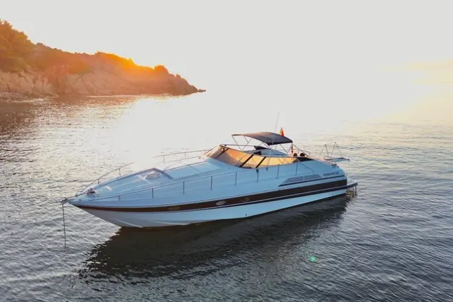 Saint Tropez coucher de soleil en yacht privé : Motor yacht 13 m