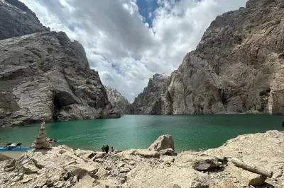 Song-Kol, Kel-Suu & Naryn Tour: Alpine Lakes & Yurt Stays
