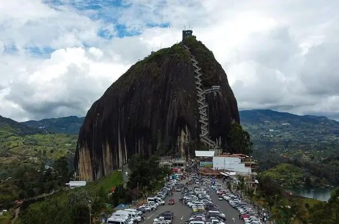 Tour privé à Guatapé depuis Rionegro : Pierre de Peñol et réservoir