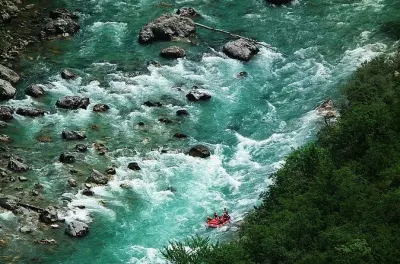 Rafting sul fiume Tara: 21 rapide nel canyon più profondo d’Europa